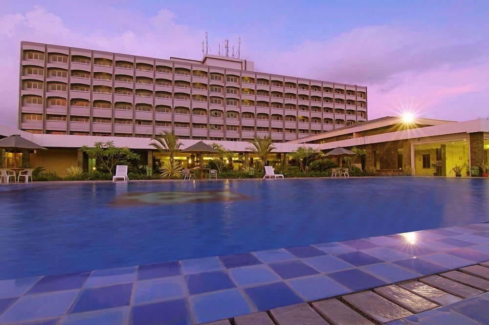 Pangeran Beach Hotel Padang  Buitenkant foto